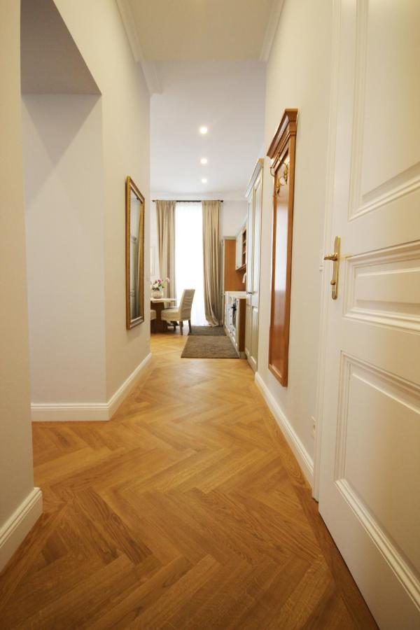 Stilvolles Apartment In Zentraler Lage Bécs Kültér fotó