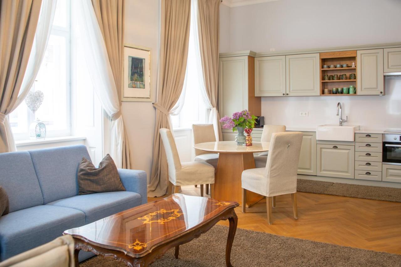 Stilvolles Apartment In Zentraler Lage Bécs Kültér fotó