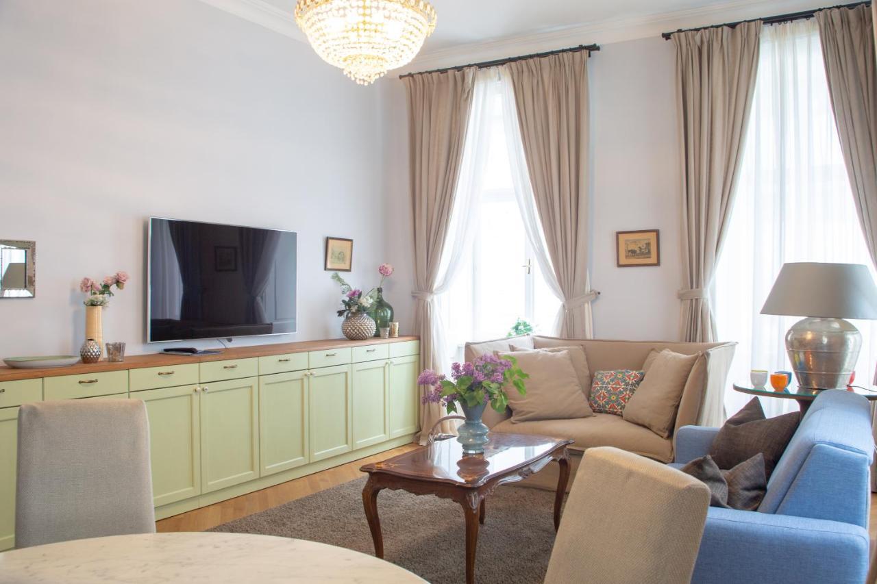 Stilvolles Apartment In Zentraler Lage Bécs Kültér fotó